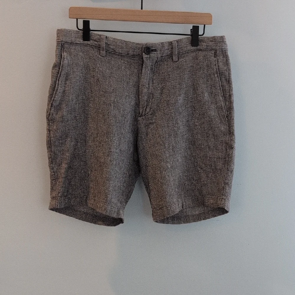 Banana Republic Men's 33 x 8.5 Linen Cotton Blend Aiden Short